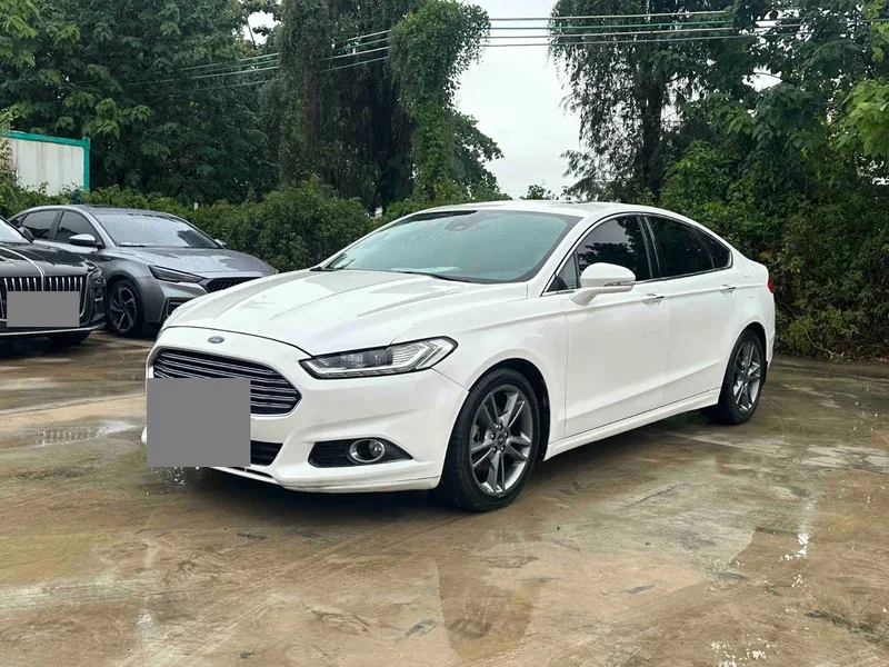 Ford Mondeo 2013 2.0L GTDi240 Luxury Sports — photograph 1