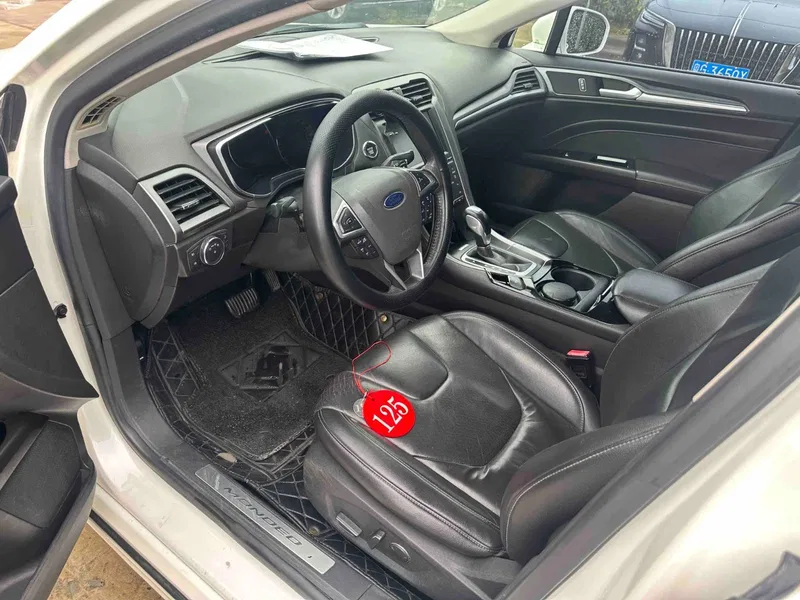 Ford Mondeo 2013 2.0L GTDi240 Luxury Sports — photograph 4