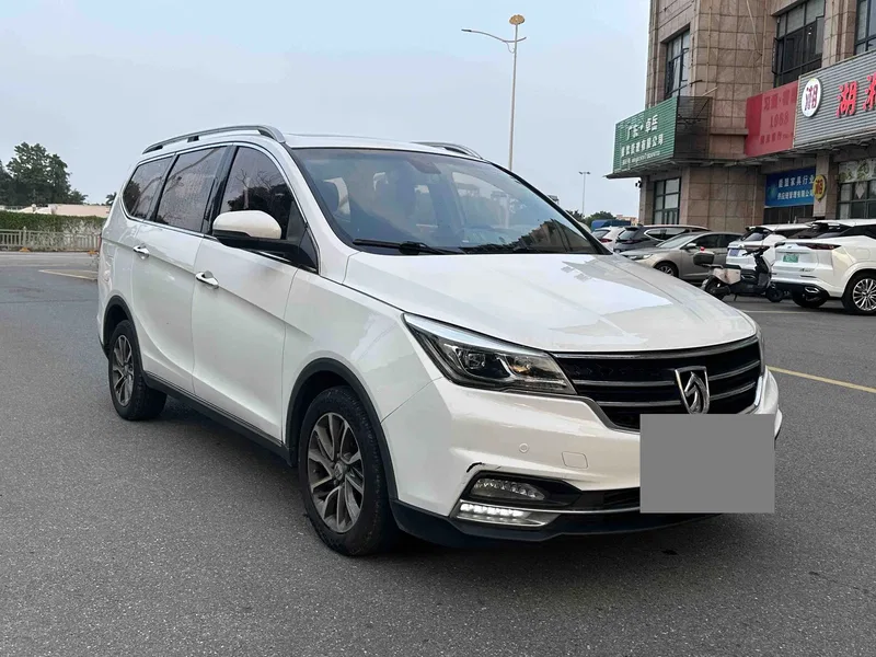 Baojun 730 2017 Model 1.5T DCT Flagship — photograph 3