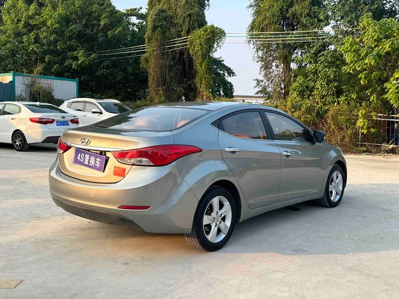 Hyundai Langto 2013 1.6L Automatic Honor Model — photograph 9
