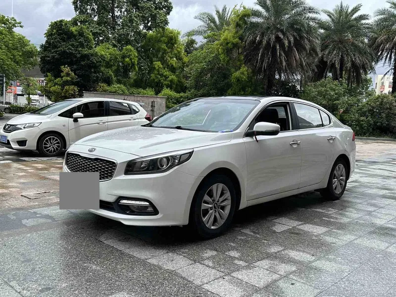 Kia K4 2014 1.8L Automatic GLS — photograph 1