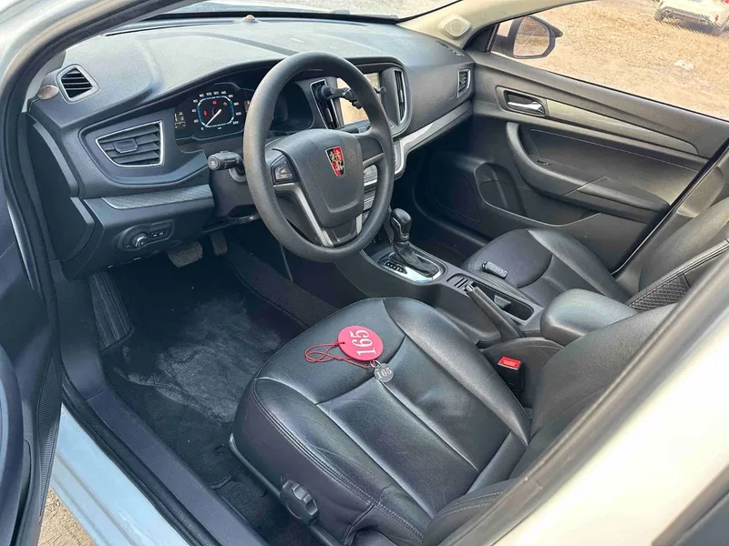 Roewe Rongwei 360 2017 1.5L Auto Smart Screen Edition — photograph 4