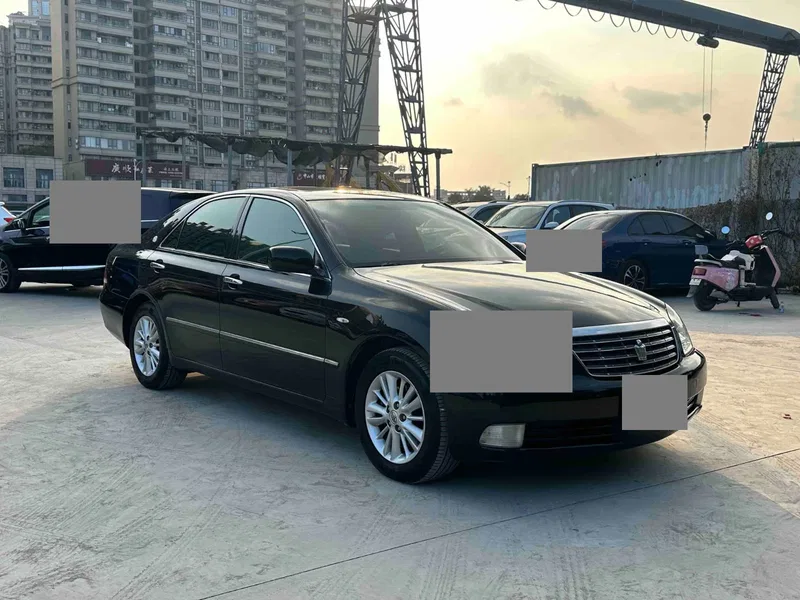 Toyota Crown 2006 2.5L Royal Leather Edition — photograph 3