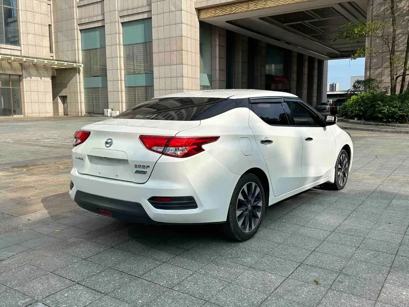 Nissan Bluebird 2016 1.6L CVT Zhiku Edition — photograph 8