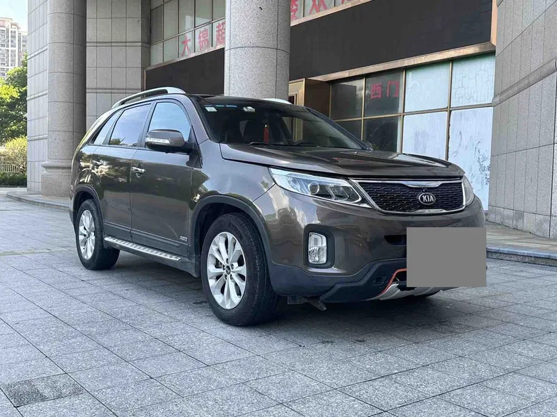 Kia Soranto 2013 2.4L 5-seat Gasoline Deluxe Edition — photograph 3