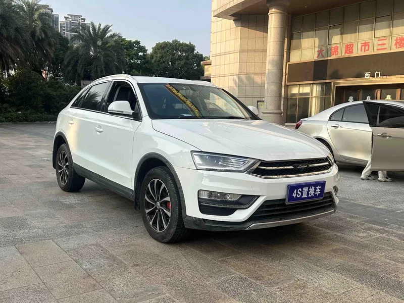 Zotye SR7 2017 1.5T Manual Rubik's Cube Road Edition — photograph 3