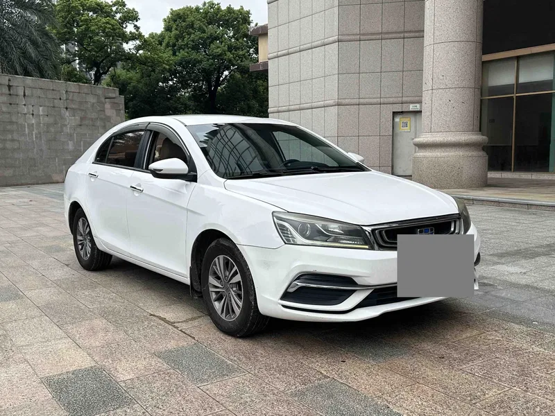 Geely Emgrand 2018 1.5L CVT Upward Interconnected Edition — photograph 3