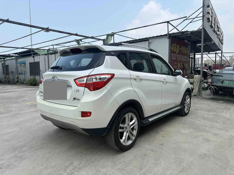 Changan CS35 2014 1.6L Manual Luxury Edition — photograph 9