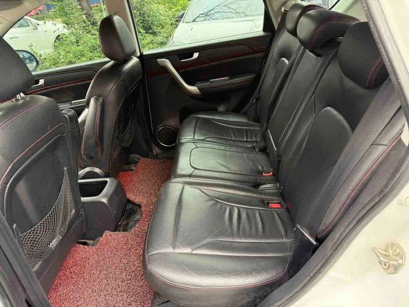 Haval H6 2014 Sports Edition 1.5T Manual Two-Wheel Drive Elite Model — photograph 5