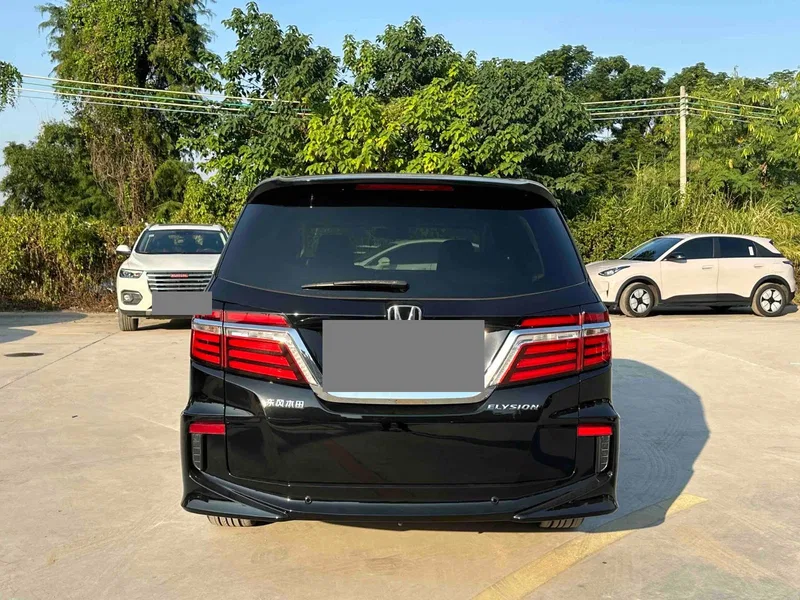 Honda Elysion 2016 2.4L Supreme Edition — photograph 8