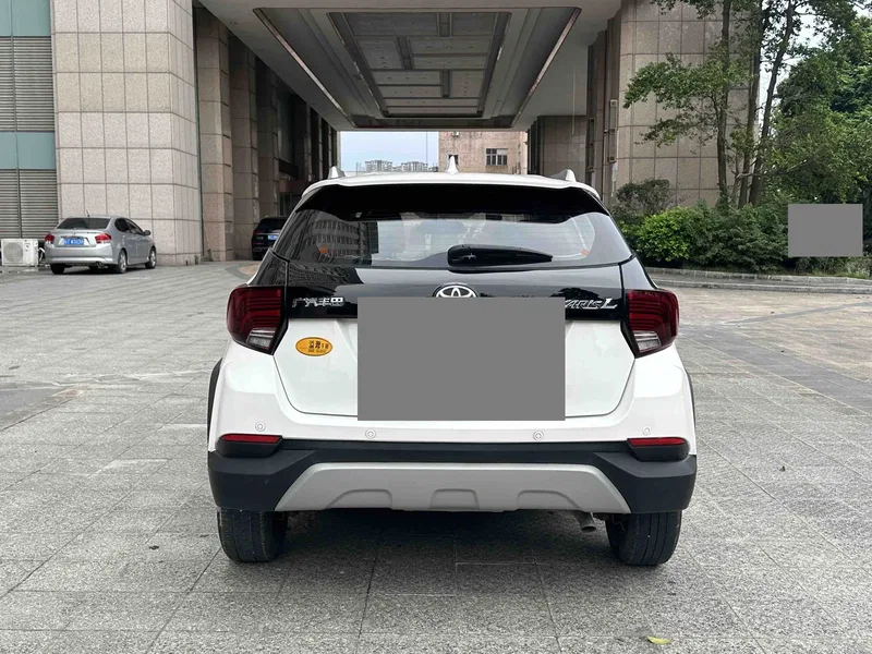 Toyota YARiS L 2021 1.5L CVT Leading Edition — photograph 8