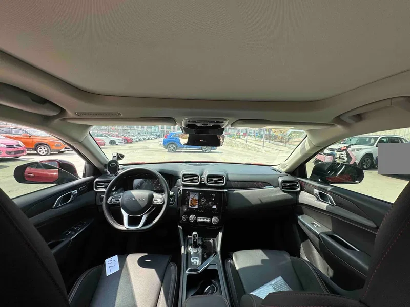 Lynk & Co 02 2019 1.5T DCT Two-Drive Pro Edition — photograph 6