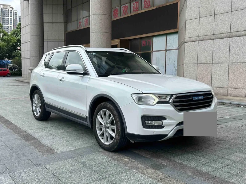Haval H7 2016 Model, 2.0T Automatic, Two-Wheel Drive, Luxury Edition — photograph 3