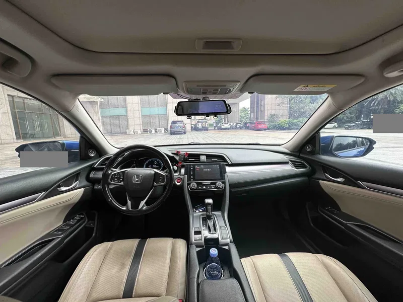 Honda Civic 2016 220TURBO CVT Premium Edition — photograph 6