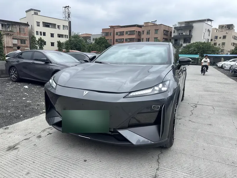 2024 Deepal S07 215Max EREV — exterior photograph 3 of 9