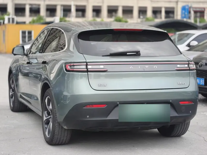 2022 AITO M5 EREV AWD Performance — exterior photograph 8 of 9