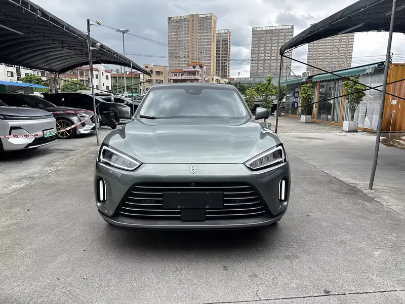 2022 AITO M5 EREV AWD Flagship — exterior photograph 1 of 9