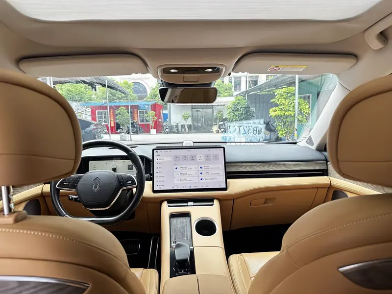 2022 AITO M5 EREV AWD Flagship — interior photograph 4 of 9