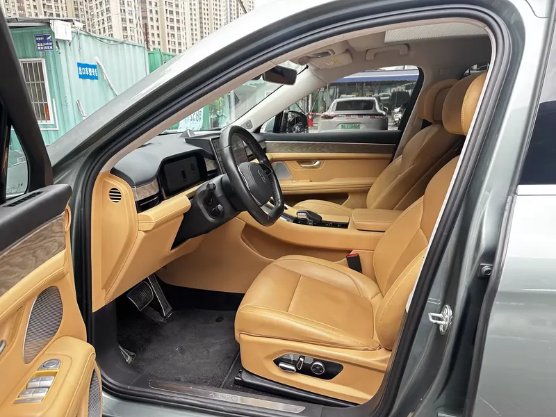 2022 AITO M5 EREV AWD Flagship — interior photograph 6 of 9