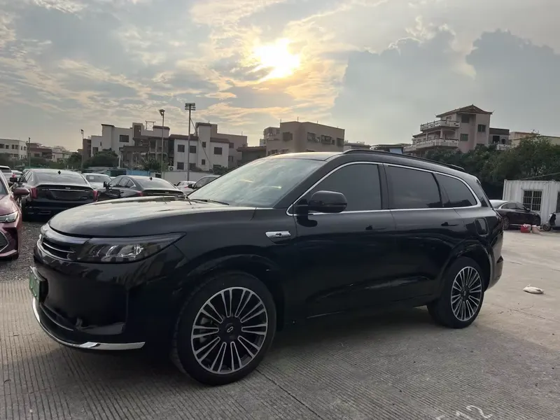 2024 AITO M7 1.5T ADAS RWD Ultra 5-seat — exterior photograph 3 of 9
