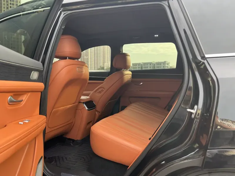 2024 AITO M7 1.5T ADAS RWD Ultra 5-seat — interior photograph 6 of 9