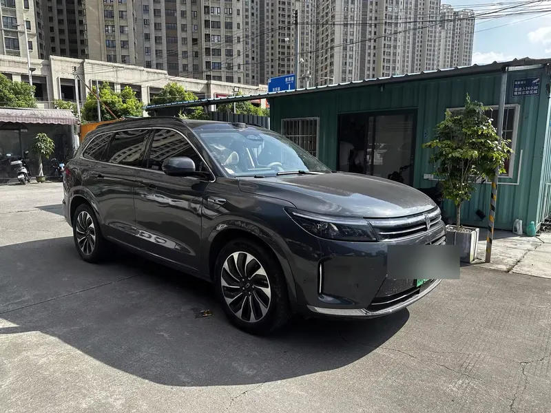 2024 AITO M7 1.5T ADAS AWD Max 6-seat, front three-quarter view