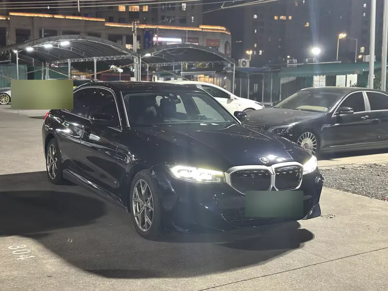 2024 BMW i3 eDrive 35L — exterior photograph 2 of 9