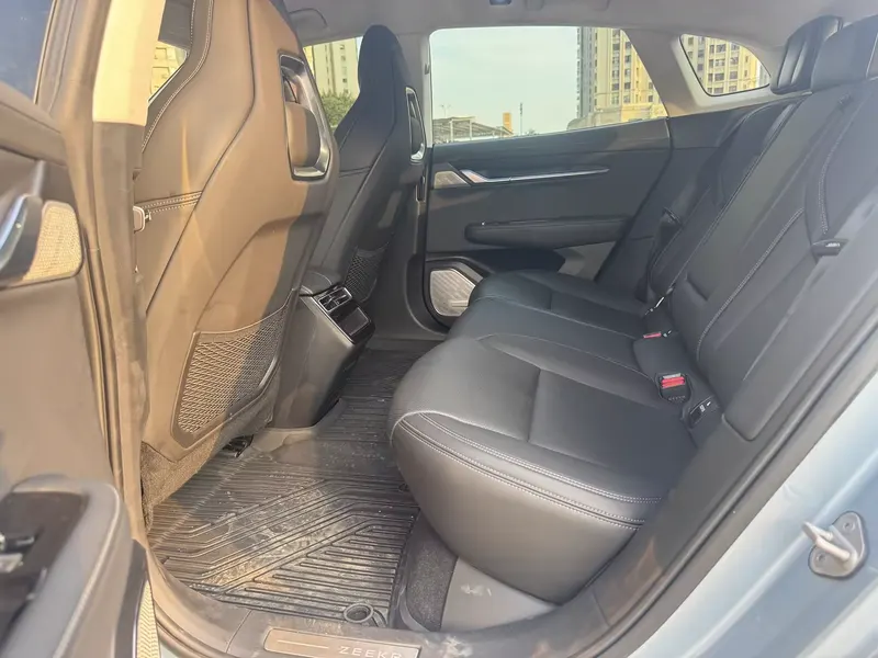 2021 Zeekr 001 WE Long Range Single Motor — interior photograph 6 of 9