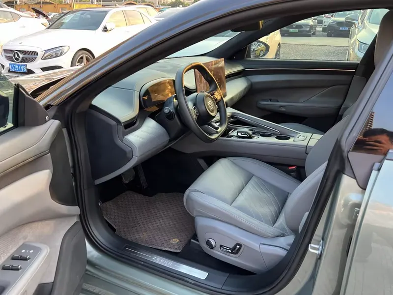 2024 Zeekr 001 WE 95kWh AWD — interior photograph 6 of 9