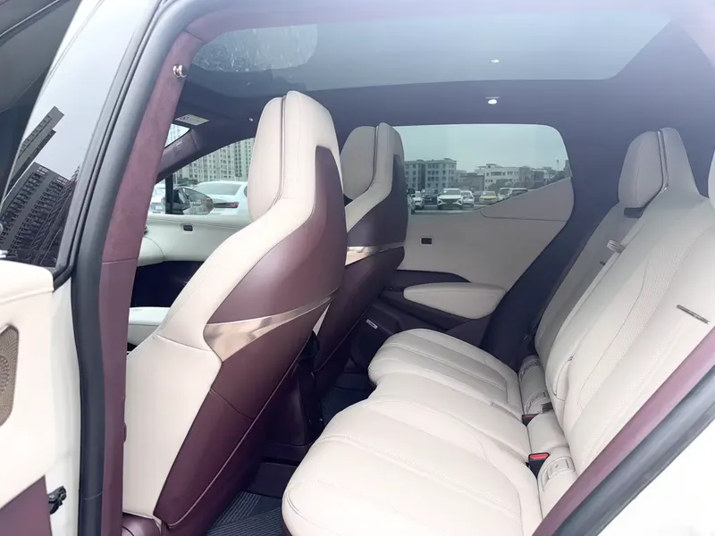 2023 Zeekr X RWD YOU 4-seat — interior photograph 5 of 9