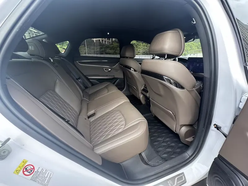 2020 BYD Han EV AWD High Performance Flagship — interior photograph 5 of 9