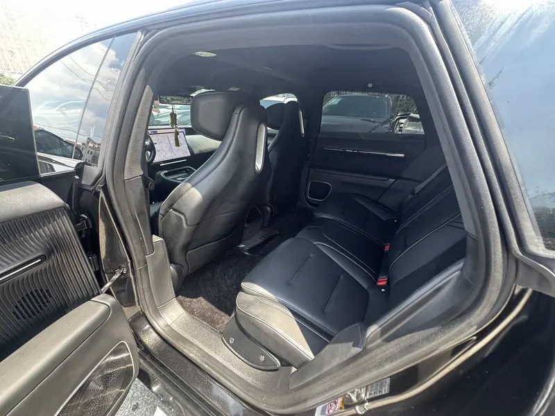 2024 Avatr 12 700 Triple-Lidar RWD — interior photograph 4 of 9