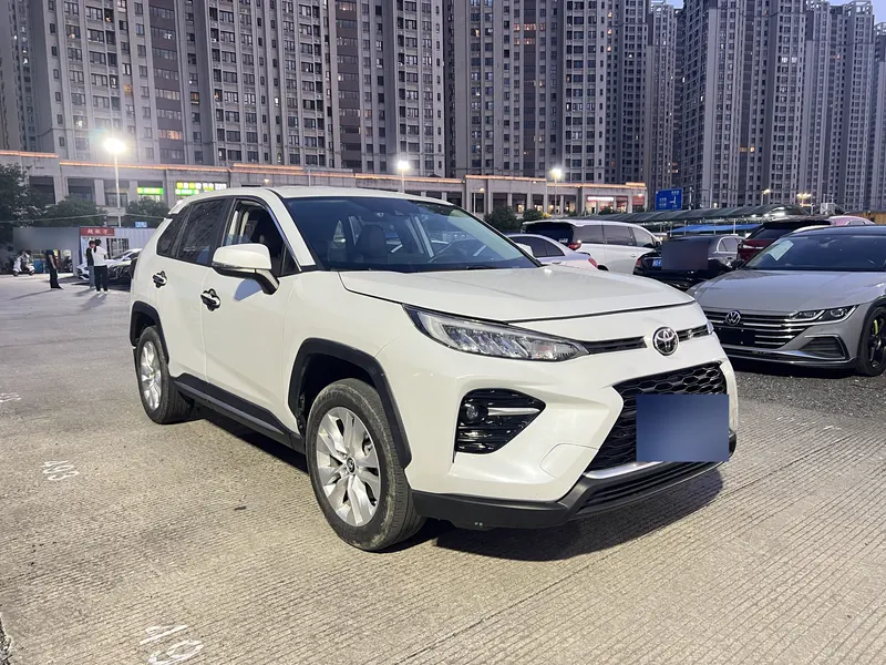 2022 Toyota Wildlander 2.0L CVT FWD Luxury PLUS — exterior photograph 3 of 9