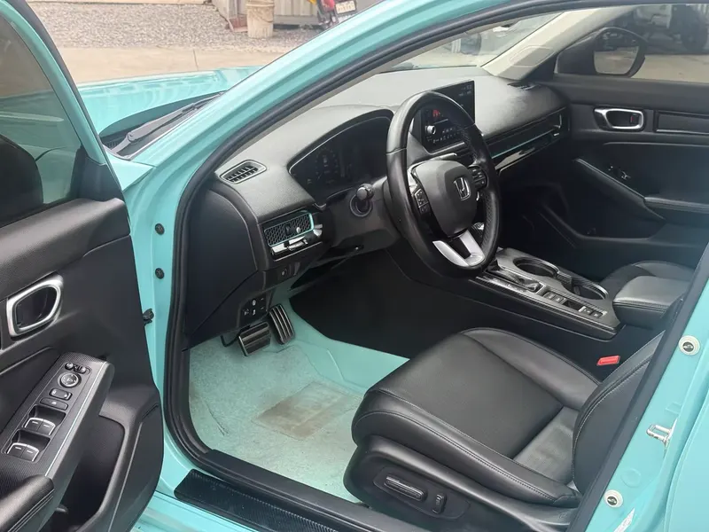 2022 Honda Integra 240TURBO CVT Phantom Luxury — interior photograph 5 of 9