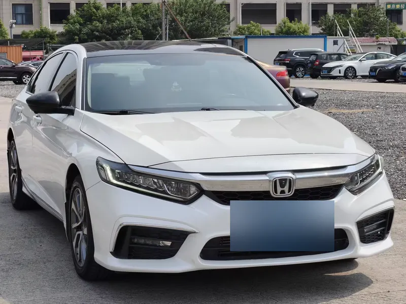 2019 Honda Inspire 260TURBO China VI, front three-quarter view