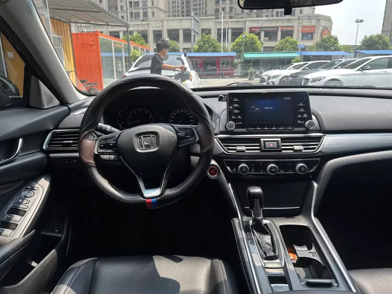2019 Honda Inspire 260TURBO China VI — interior photograph 5 of 9