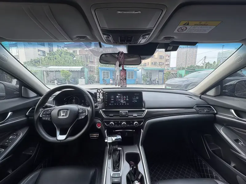 2022 Honda Accord 260TURBO Phantom Premium — interior photograph 4 of 9