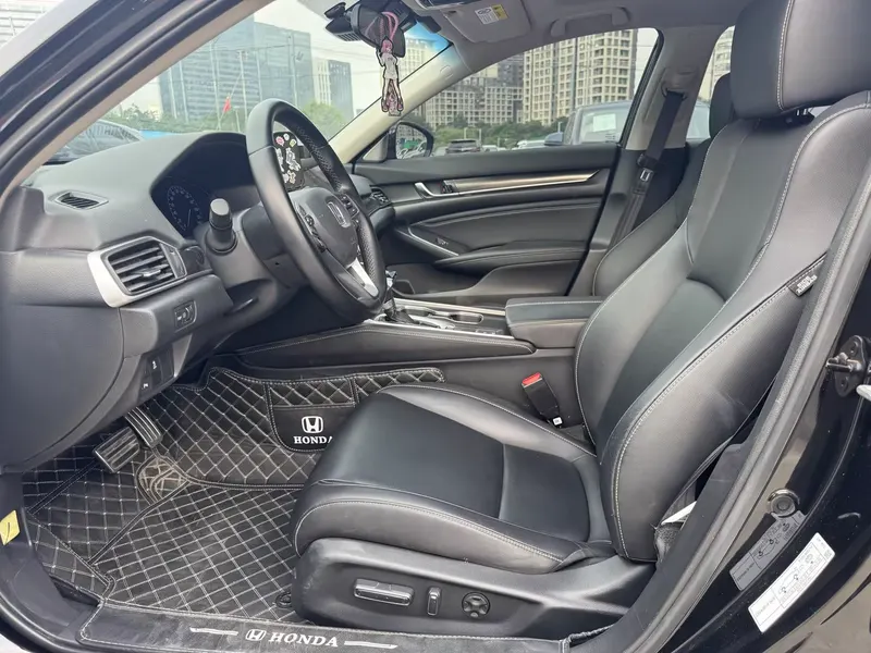 2022 Honda Accord 260TURBO Phantom Premium — interior photograph 6 of 9