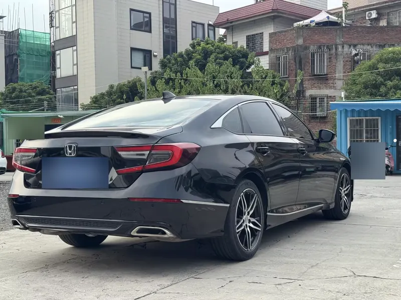 2022 Honda Accord 260TURBO Phantom Premium — exterior photograph 8 of 9