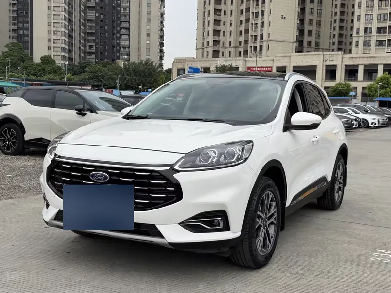 2020 Ford Escape EcoBoost 245 FWD — exterior photograph 3 of 9