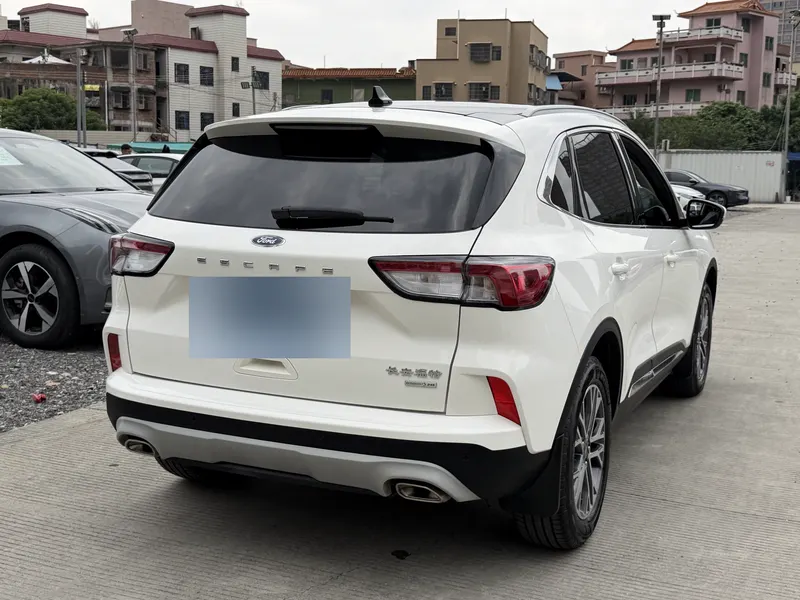 2020 Ford Escape EcoBoost 245 FWD — exterior photograph 8 of 9