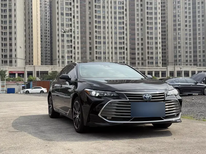 2019 Toyota Avalon Hybrid 2.5L Limited China VI — exterior photograph 3 of 9