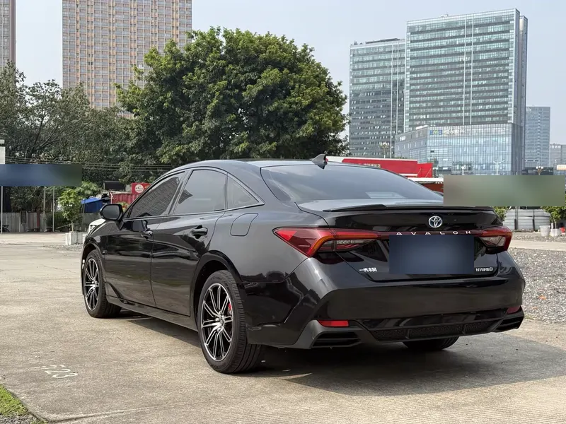 2019 Toyota Avalon Hybrid 2.5L Limited China VI — exterior photograph 8 of 9