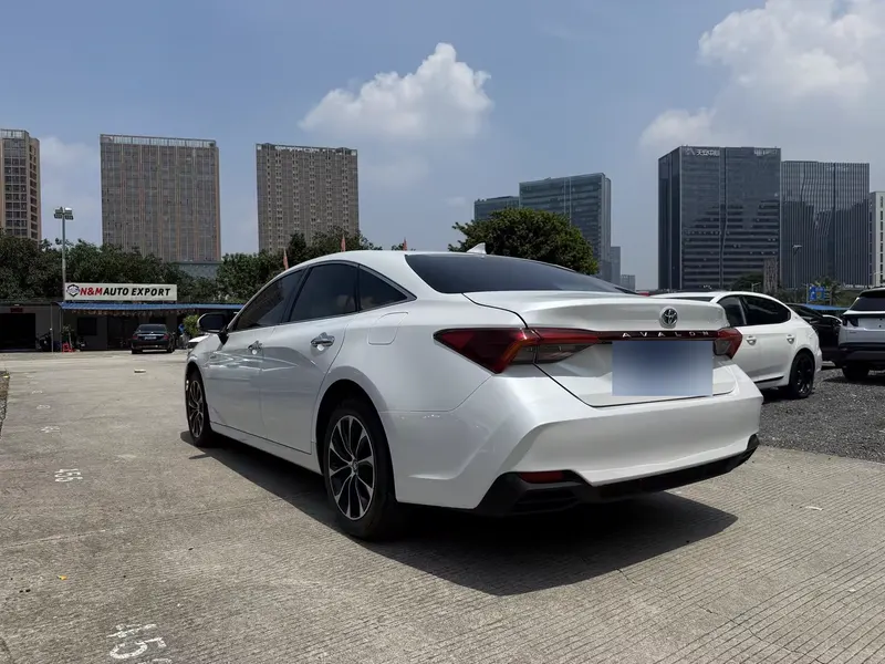 2023 Toyota Avalon Hybrid 2.5L — exterior photograph 7 of 9