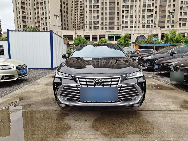 2024 Toyota Avalon Hybrid 2.0L Luxury — exterior photograph 1 of 9