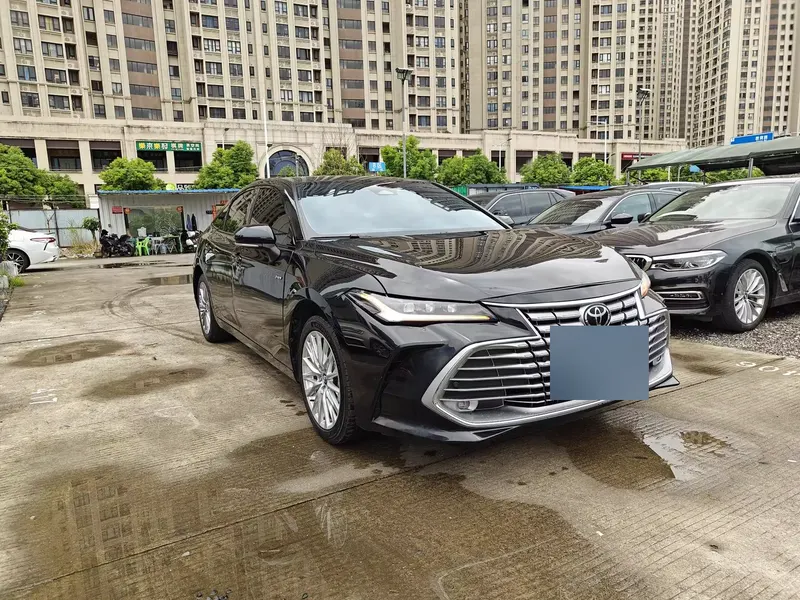 2024 Toyota Avalon Hybrid 2.0L Luxury — exterior photograph 3 of 9