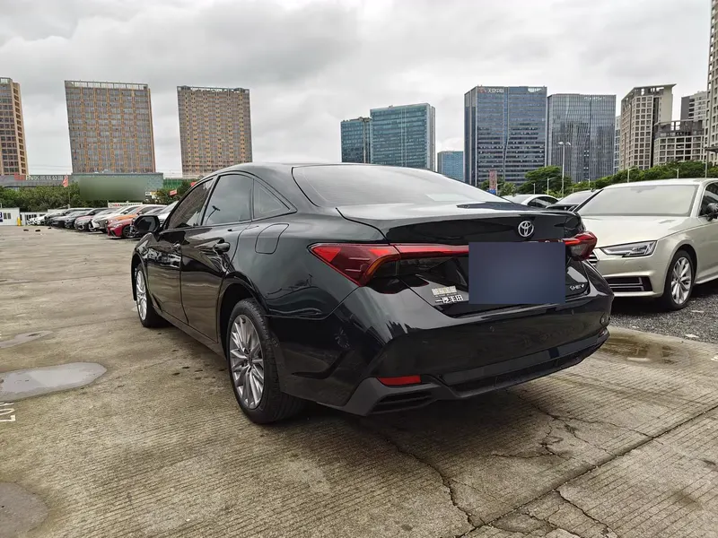 2024 Toyota Avalon Hybrid 2.0L Luxury — exterior photograph 7 of 9