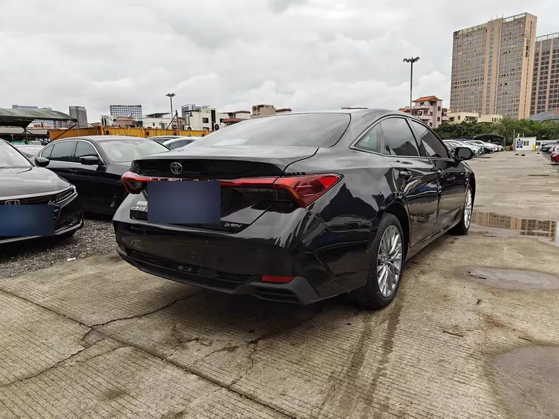 2024 Toyota Avalon Hybrid 2.0L Luxury — exterior photograph 8 of 9