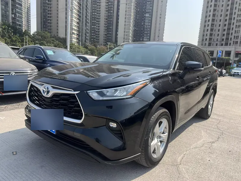2024 Toyota Highlander Hybrid 2.5L AWD Elite 7-seat, front three-quarter view