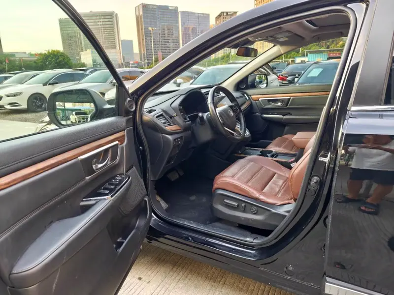 2021 Honda CR-V Hybrid 2.0L FWD — interior photograph 4 of 9